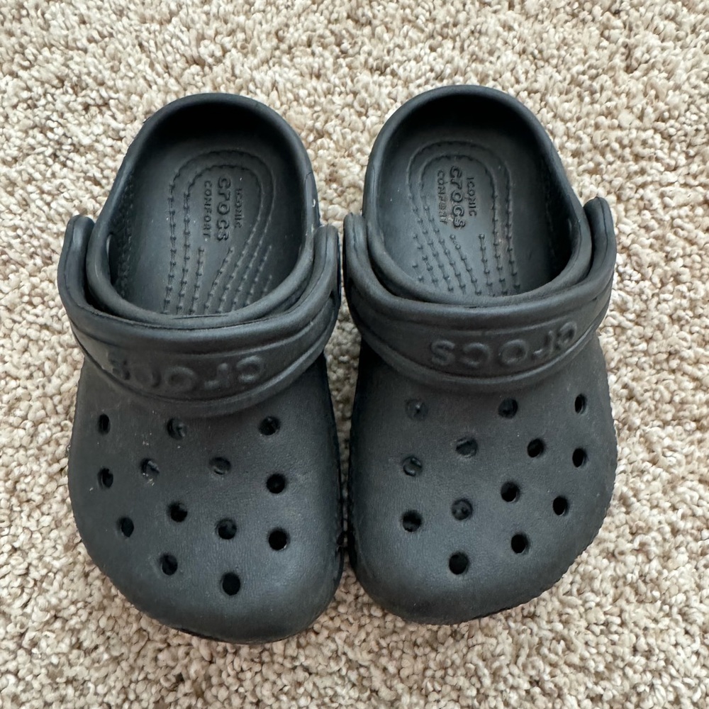 Crocs, Black, Size 6